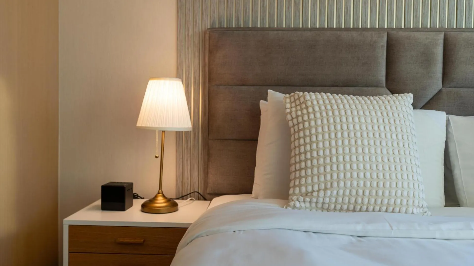 Direct Burj Khalifa Views / 5 Min Walk From Dubai Mall / Designer Choice / 6 People / New Building / Balcony United Arab Emirates