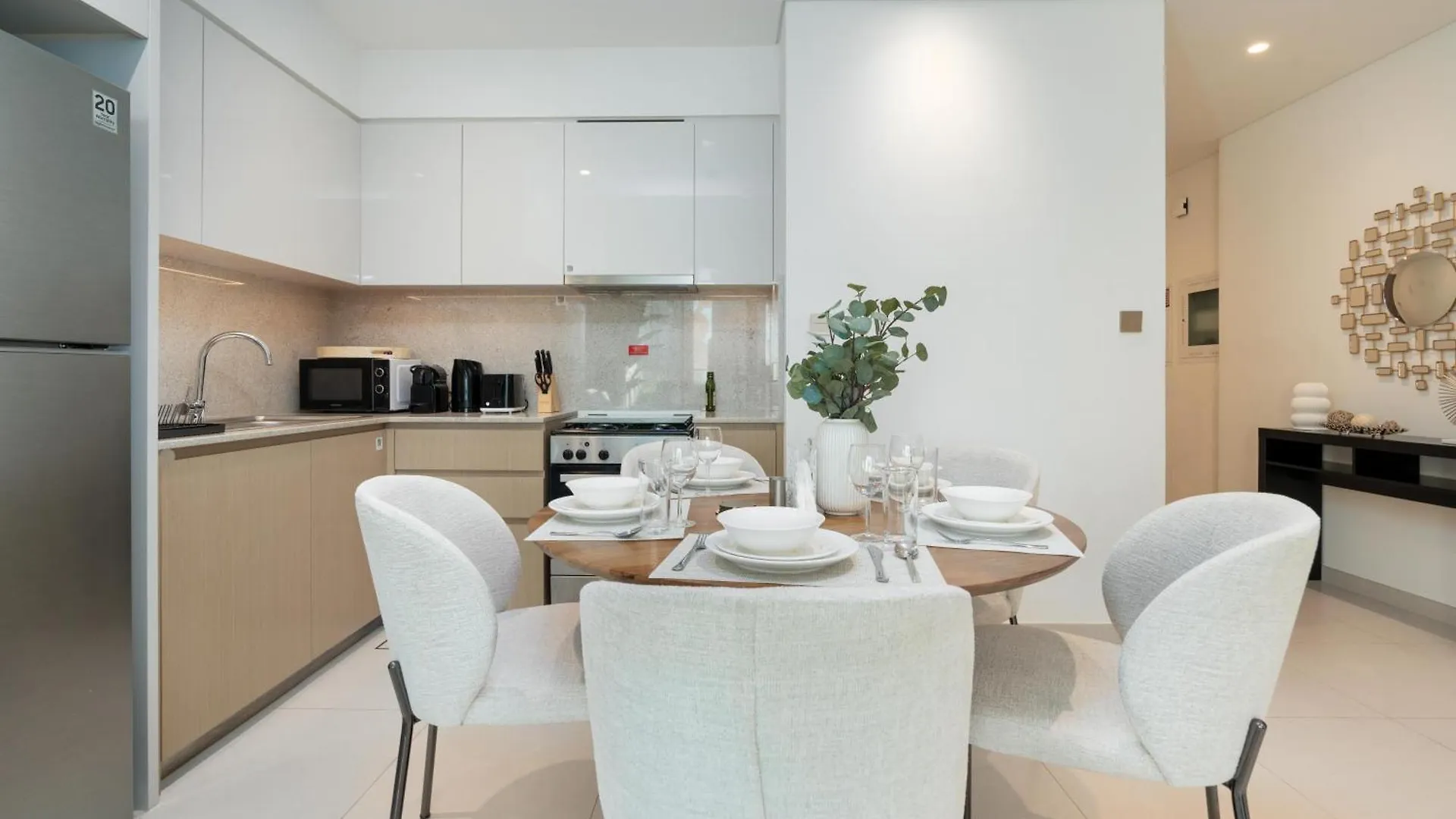 Direct Burj Khalifa Views / 5 Min Walk From Dubai Mall / Designer Choice / 6 People / New Building / Balcony United Arab Emirates