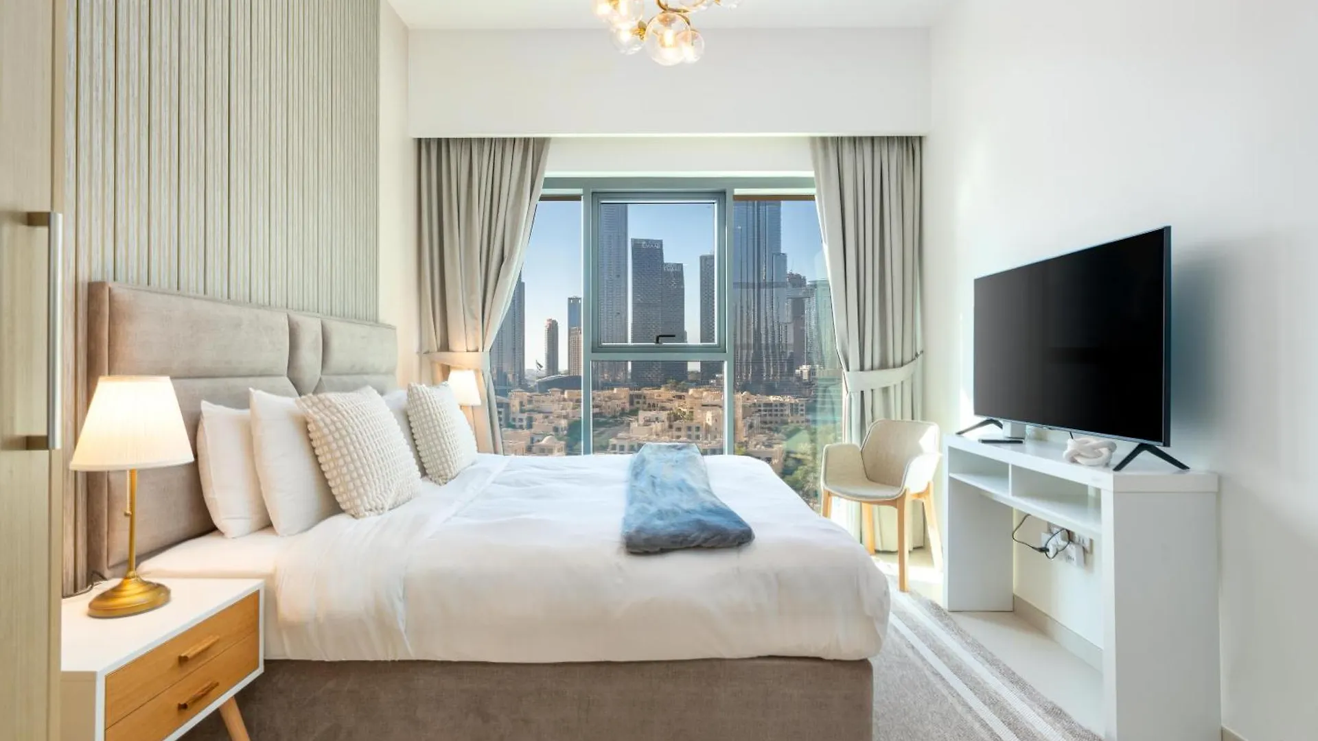 Apartment Direct Burj Khalifa Views / 5 Min Walk From Dubai Mall / Designer Choice / 6 People / New Building / Balcony United Arab Emirates