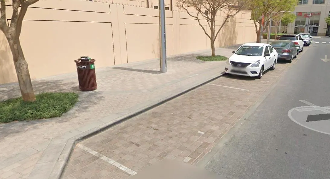 Direct Burj Khalifa Views / 5 Min Walk From Dubai Mall / Designer Choice / 6 People / New Building / Balcony