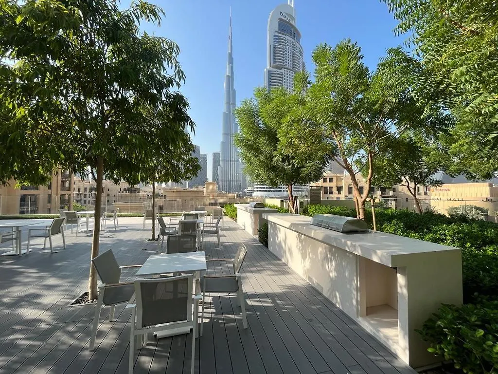 Lejlighed Direct Burj Khalifa Views / 5 Min Walk From Dubai Mall / Designer Choice / 6 People / New Building / Balcony