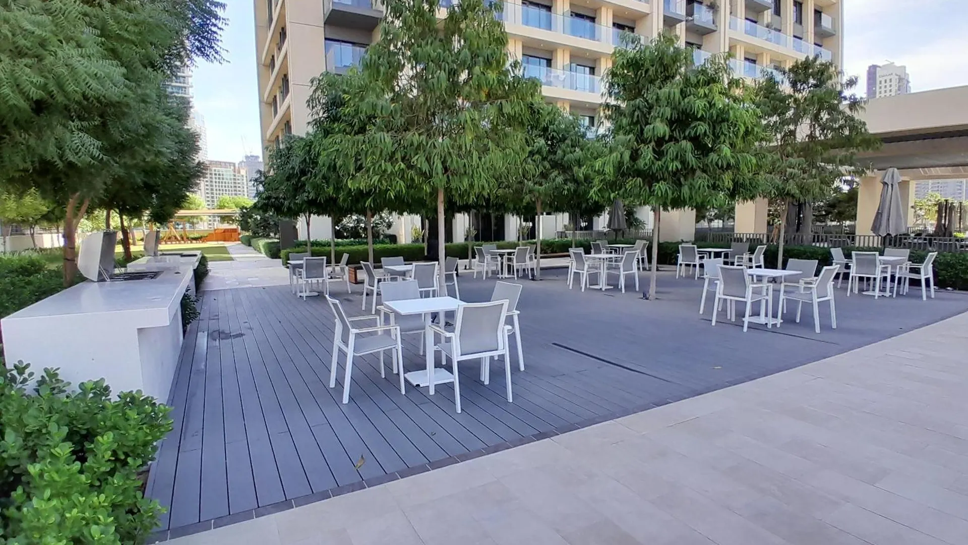 Direct Burj Khalifa Views / 5 Min Walk From Dubai Mall / Designer Choice / 6 People / New Building / Balcony