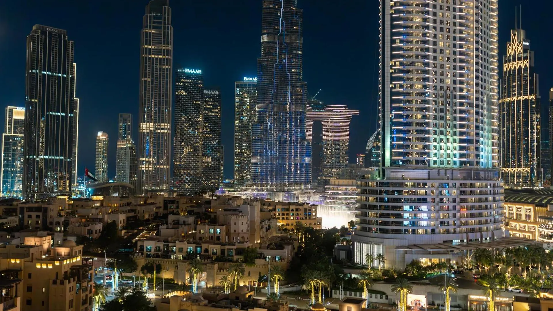 Lejlighed Direct Burj Khalifa Views / 5 Min Walk From Dubai Mall / Designer Choice / 6 People / New Building / Balcony