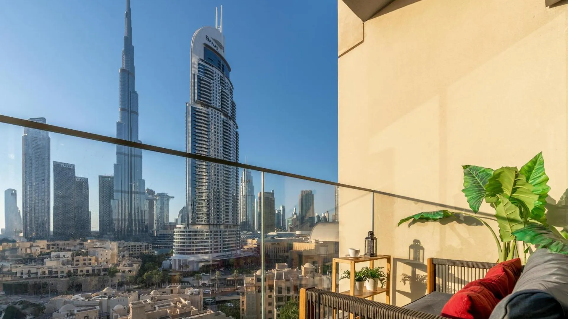 Direct Burj Khalifa Views / 5 Min Walk From Dubai Mall / Designer Choice / 6 People / New Building / Balcony Forenede Arabiske Emirater