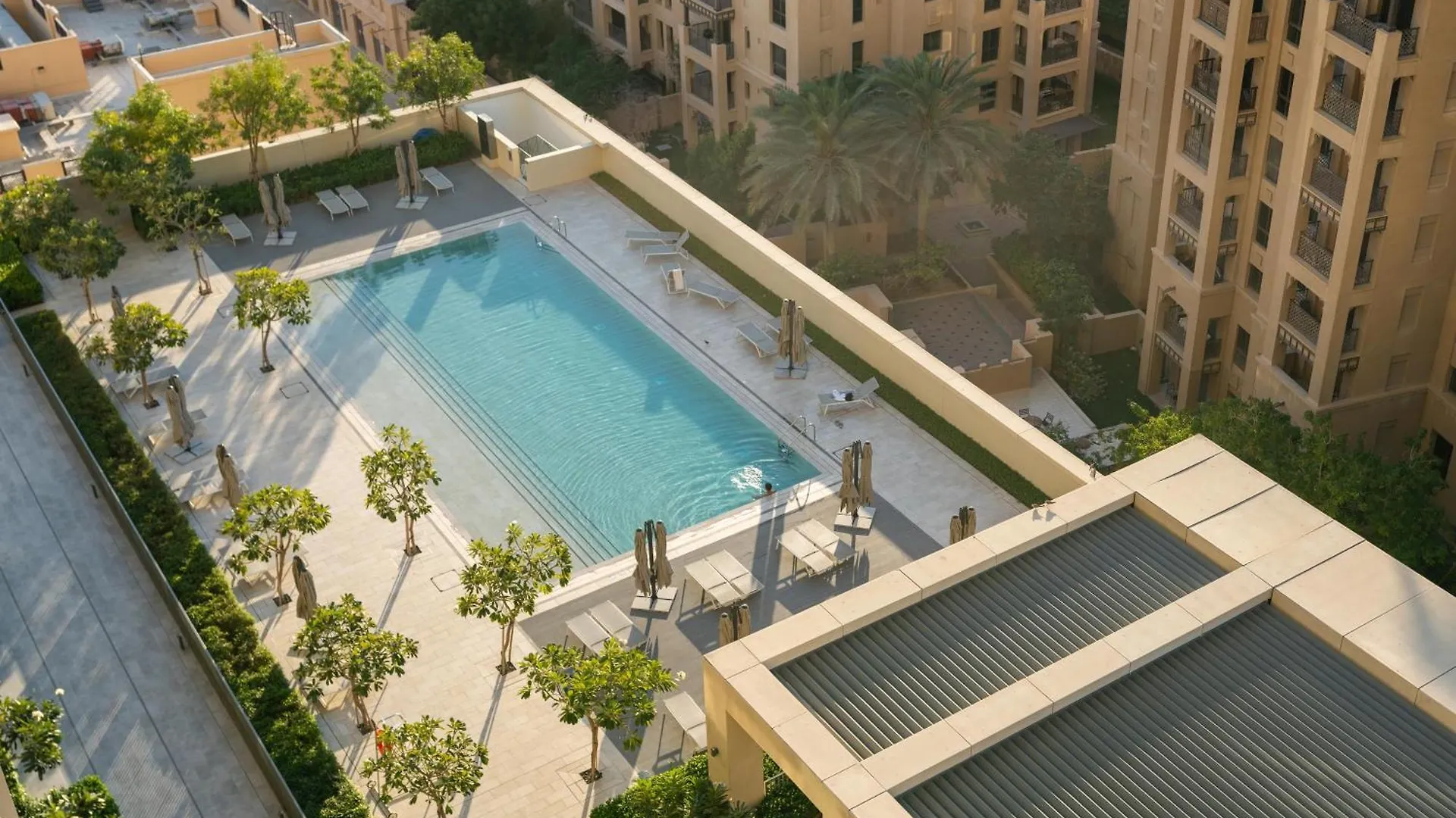 Direct Burj Khalifa Views / 5 Min Walk From Dubai Mall / Designer Choice / 6 People / New Building / Balcony Lejlighed
